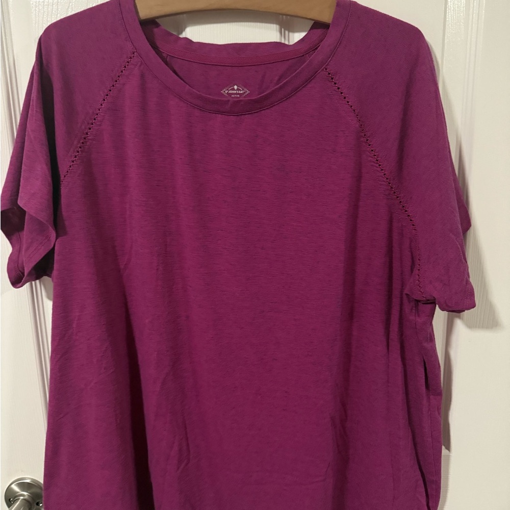 St. John's Bay Magenta Short Sleeve Tee